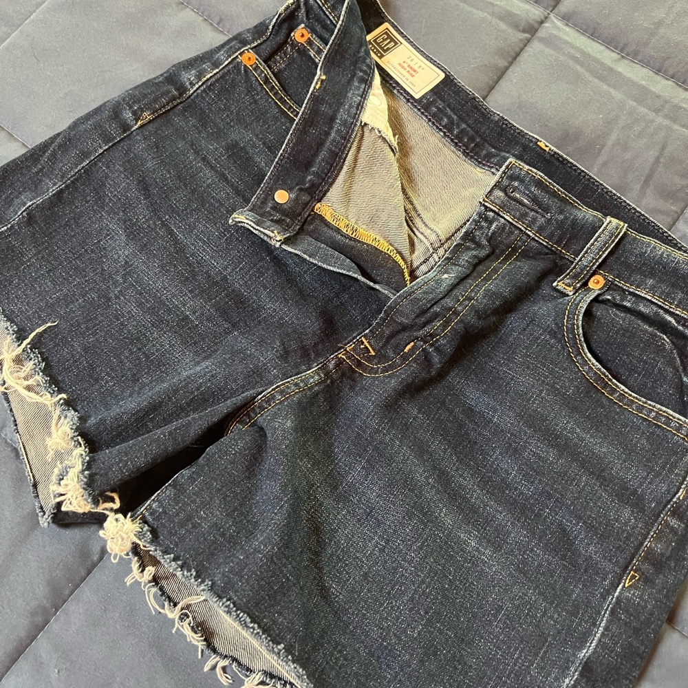 Gap Denim 4" short high rise